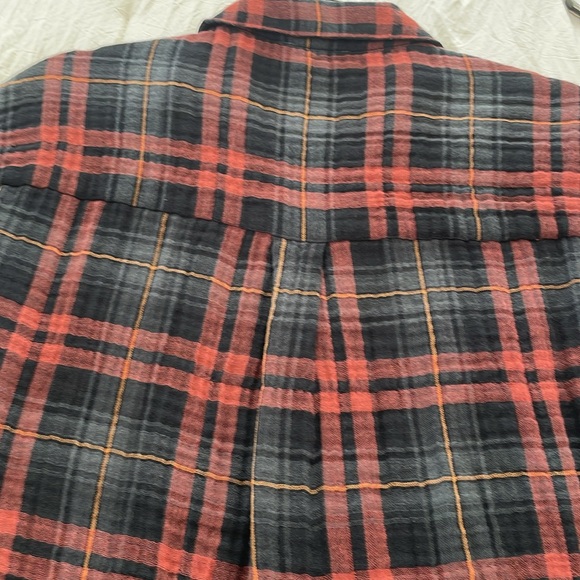 PPLA PLAID HI/LO TOP - Picture 5 of 7